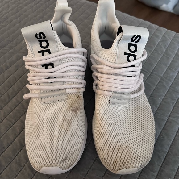 Men’s adidas clouds - Picture 3 of 4